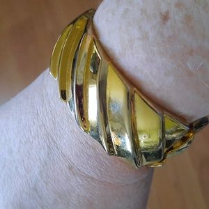 🎉🎉Women's Gold Tone Cuff Bracelet🎉🎉
